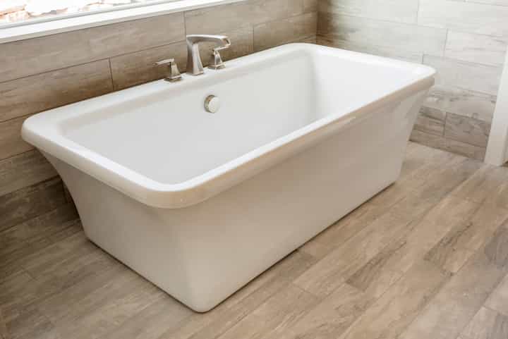 A luxury white bathtub installation for Brunswick, Georgia residents